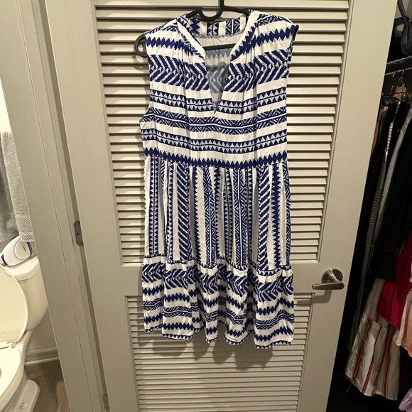 Cupshe Dresses & Skirts - Cupshe Blue and White Patterned Mini Dress